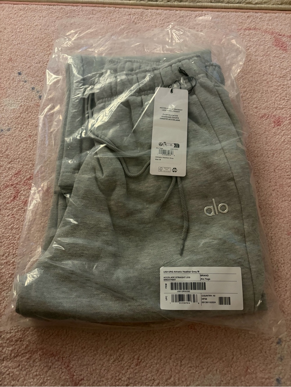 NWT Alo Yoga Heather Grey Pullover Hoodie & Wide Leg Sweatpants Matching Set - Picture 5 of 6